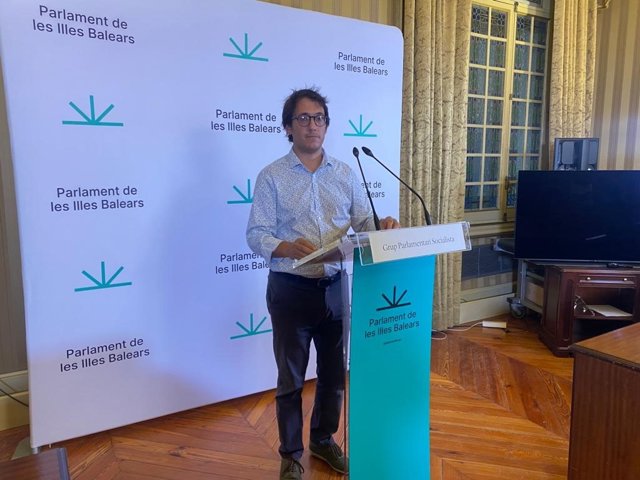 El portavoz del PSIB en el Parlament, Iago Negueruela.