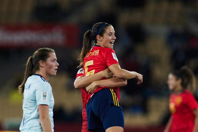 Archivo - Aitana Bonmati of Spain celebrates a goal during FIFA Women’s World Cup 2023 qualifier match between Spain and Scotland at La Cartuja Stadium on November 30, 2021 in Sevilla, Spain