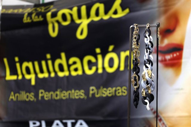 Archivo - Liquidación de stocks en una joyería