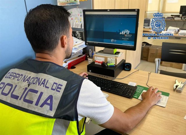 Imagen de recurso de un agente de la Policía.