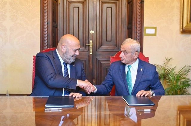 El alcalde de Palma y presidente del PP municipal, Jaime Martínez, y el coordinador de Vox Palma, Fulgencio Coll.