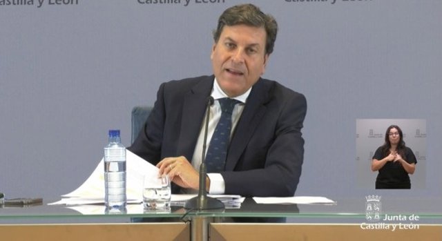 El consejero portavoz, Carlos Fernández Carriedo, en la rueda posterior al Consejo de Gobierno.