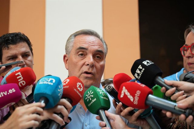 El delegado de Hacienda, Participación Ciudadana y Transformación Digital, Juan Bueno, durante la rueda de prensa de este miércoles para informar acerca del ciberataque.