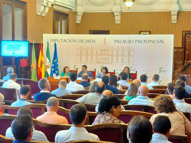 Reunión del Consejo de Alcaldes y Alcaldesas de la provincia de Jaén.