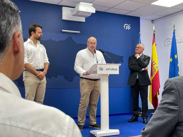 Miguel Tellado en Oviedo.