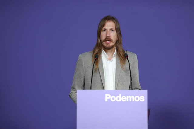 El coportavoz de Podemos y líder del partido en Castilla y León, Pablo Fernández, ofrece una rueda de prensa, en la sede del partido, a 11 de septiembre de 2023, en Madrid (España). 
