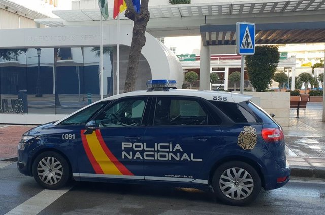 Archivo - Vehículo de la Policía Nacional