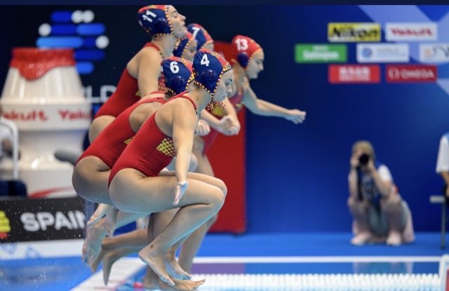 Archivo - El equipo español femenino de waterpolo en el Mundial de natación de Fukuoka 2023