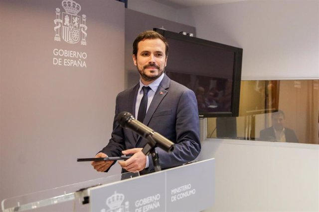 Archivo - El ministro de Consumo, Alberto Garzón, a su llegada a la rueda de prensa de presentación del proyecto de Real Decreto de Comunicaciones Comerciales de las Actividades del Juego, en Madrid (España), a 21 de febrero de 2020.