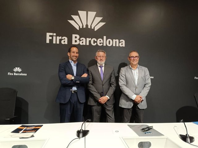 El director del Alimentaria FoodTech 2023, Ricardo Martínez; el presidente de Alimentaria FoodTech, Llucià Casellas, y el director general de Amec, Joan Tristany, en la presentación de la Alimentaria FoodTech 2023