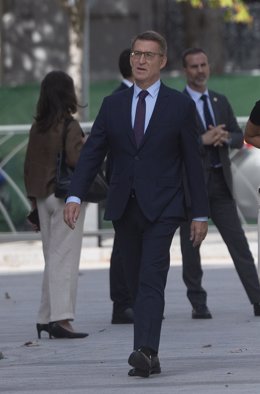 El presidente del PP, Alberto Núñez Feijóo, a su llegada a la apertura del año judicial 2023/2024, en el Salón de Plenos del Supremo, a 7 de septiembre de 2023, en Madrid (España).