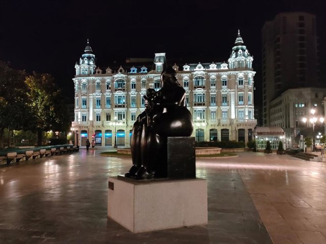 Archivo - La maternidad de Botero de Oviedo.