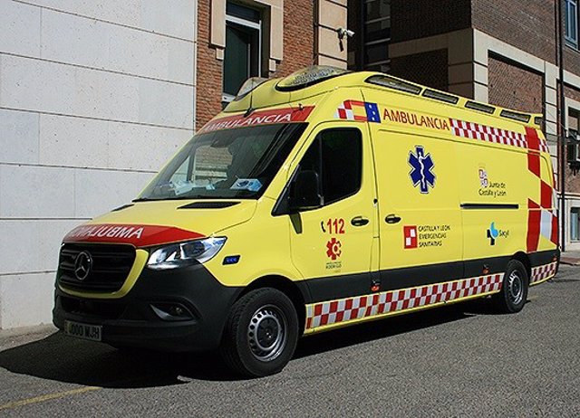 Sucesos.- Herido un motorista de 41 años tras sufrir una caída en la carretera CL-635, en Acebedo (León)