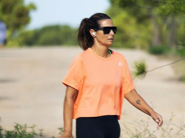 NURIA ROCA SALE A CORRER