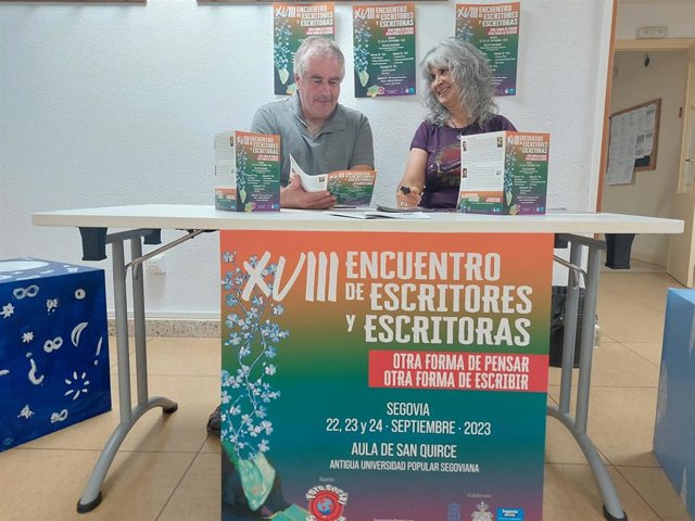 Presentación del Encuentro, a cargo de los autores locales Charo Ballesteros y Jesús Pastor.