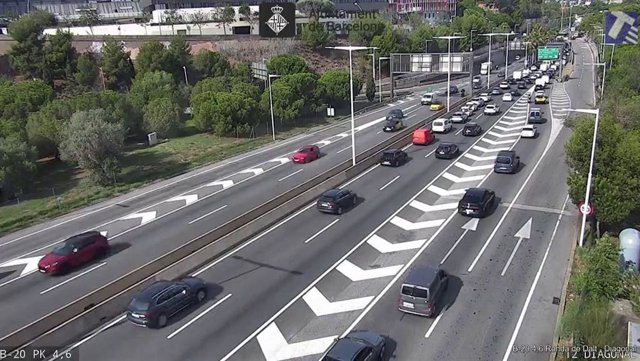Circulación en la Ronda de Dalt (B-20) de Barcelona