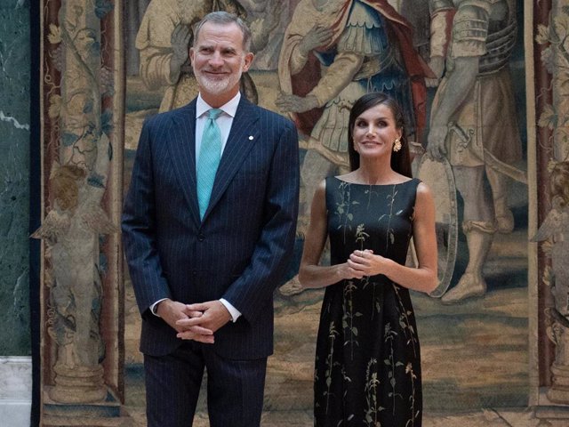 El Rey Felipe VI y la Reina Letizia reciben al equipo español de Natación Artística y a los equipos españoles de Waterpolo que participaron en el Fukuoka 2023, en el Palacio Albéniz, a 18 de septiembre de 2023, en Barcelona, Catalunya (España).