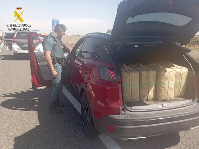 La Guardia Civil intercepta 178 kilogramos de hachís en la A-4
