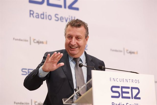 Javier Fernández en el encuentro informativo de la Ser