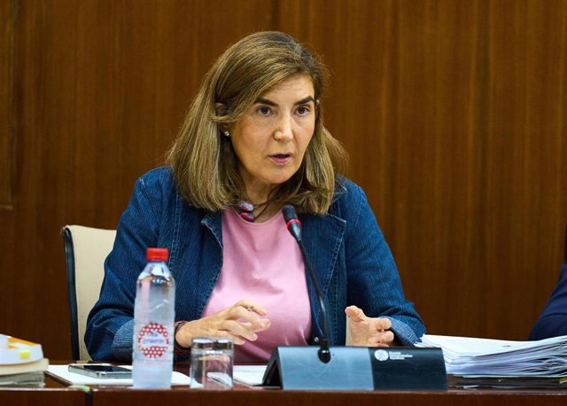 La consejera de Empleo, Empresa y Trabajo Autónomo, Rocío Blanco, en comisión parlamentaria.