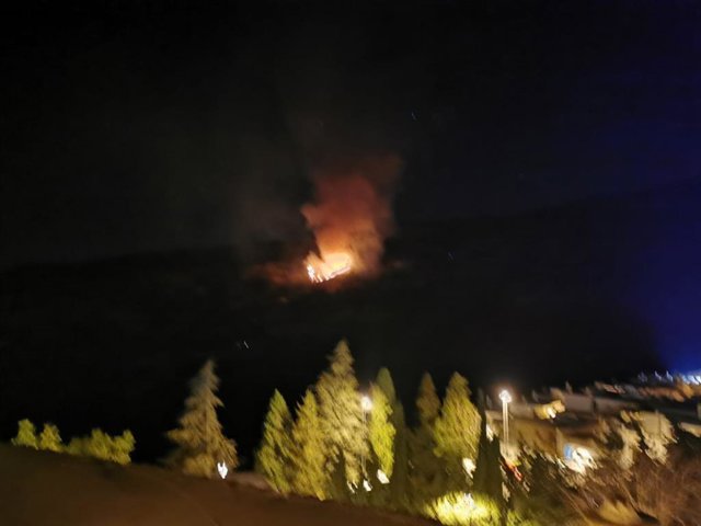 Fuego declarado de madrugada en la Alpujarra de Granada