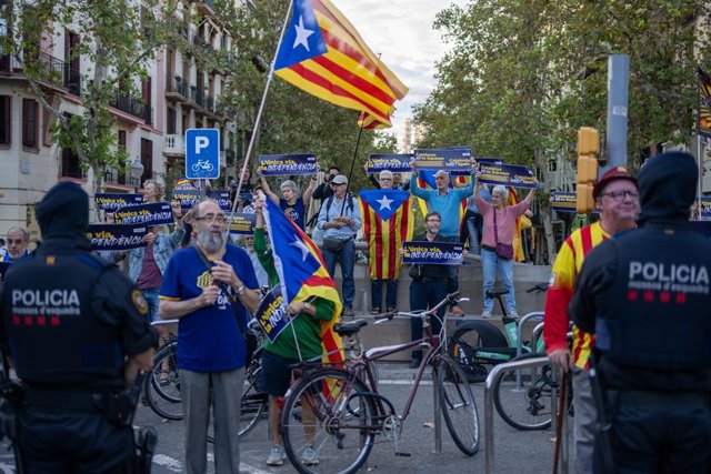 Els manifestants independentistes durant la protesta