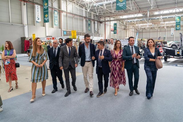 Visita a Ibercaza tras la inauguración 