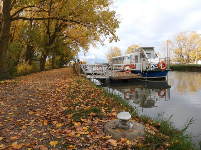 Barco turístico Juan de Homar