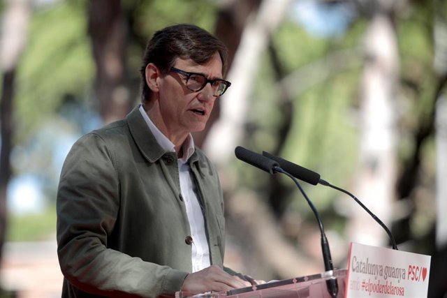 El líder del PSC, Salvador Illa, interviene durante la Festa de la Rosa del PSC, en la Pineda de Gavà, a 24 de septiembre de 2023, en Gavà, Barcelona, Catalunya (España)