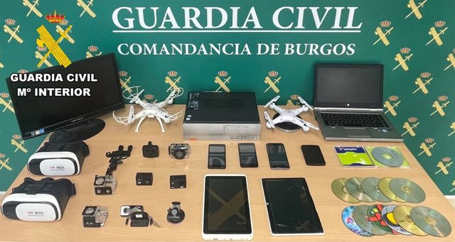 Investigado en Burgos por ocultar cámaras en casa para tomar imágenes íntimas des su propia esposa e hijos .
