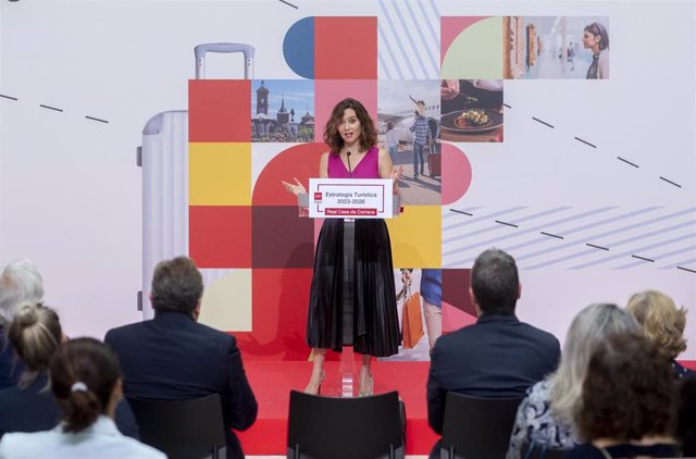 La presidenta de la Comunidad de Madrid, Isabel Díaz Ayuso, interviene durante la presentación de la Estrategia Turística 2023-2026 del Gobierno regional, en la Real Casa de Correos, a 25 de septiembre de 2023, en Madrid (España). Esta estrategia turístic