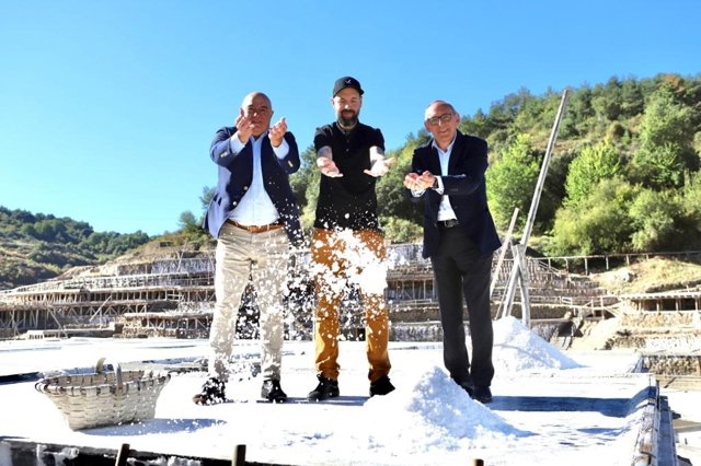 Edorta Lamo sukaldaria erdian.