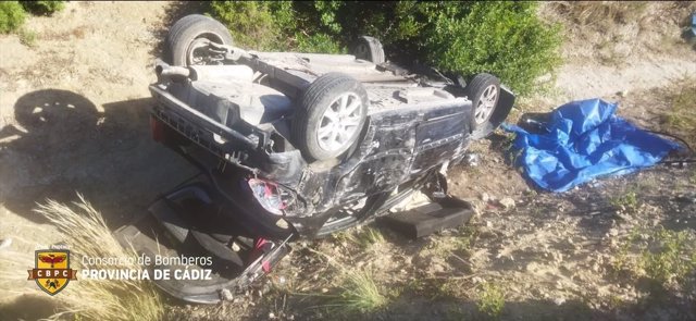 Rescatan a un conductor que cayó con su coche por una cuneta en Jerez tras huir de un control en Chiclana (Cádiz)