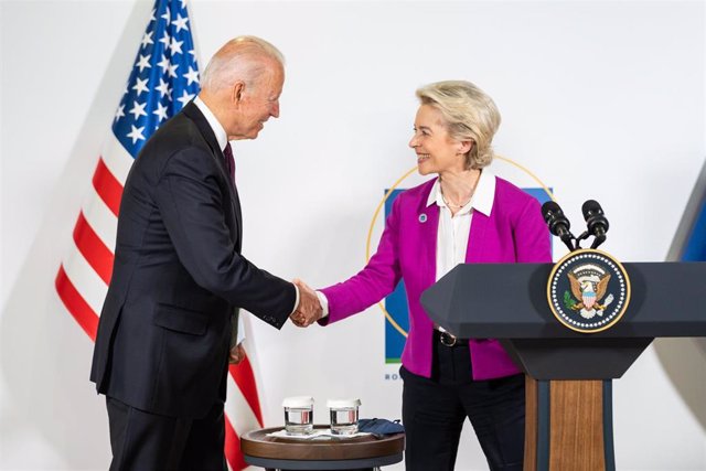 Archivo - La presidenta de la Comisión Europea, Ursula von der Leyen, y el presidente estadounidense, Joe Biden (Archivo)