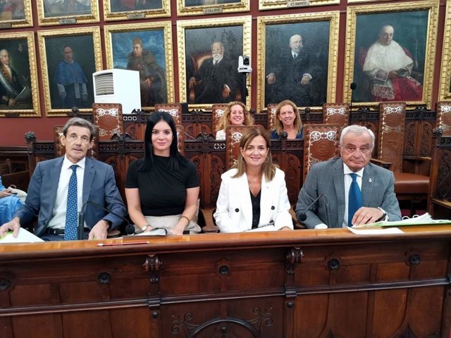 Los regidores del grupo municipal de Vox en Palma en el pleno