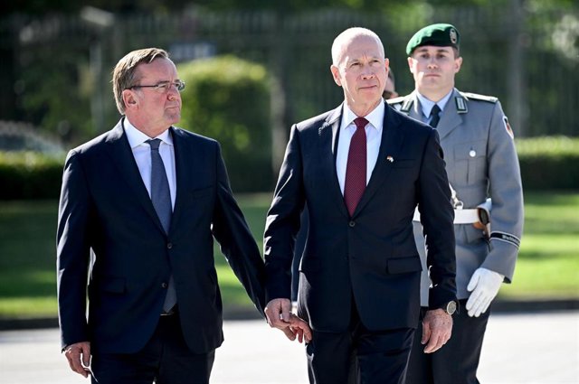 Boris Pistorius, ministro de Defensa alemán, recibe a su homólogo israelí, Yoav Gallant