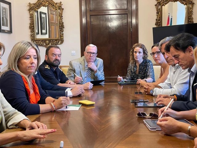 Reunión sobre asistencia sanitaria en la Feria de San Lucas.