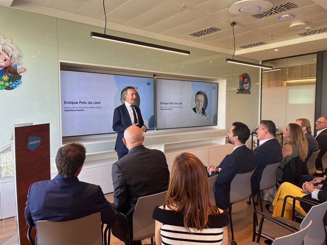 L'SVP & country leader de Salesforce, Enrique Polo de Lara, en la presentació de les oficines de la multinacional a Barcelona