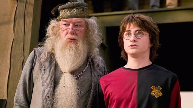 Daniel Radcliffle y el resto de estrelas de Harry Potter dicen adiós a Michael Gambon (Dumbledore