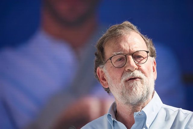 El expresidente del Gobierno Mariano Rajoy interviene durante la manifestación organizada por el PP, en la plaza de Felipe II, a 24 de septiembre de 2023, en Madrid (España). Bajo el lema ‘A la calle contra la amnistía, el referéndum y contra aquellos que