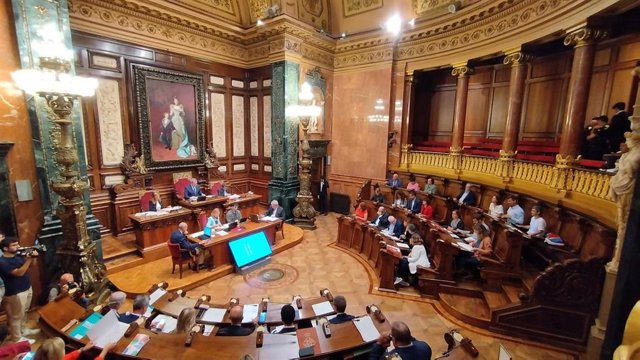 Pleno del Ayuntamiento de Barcelona.