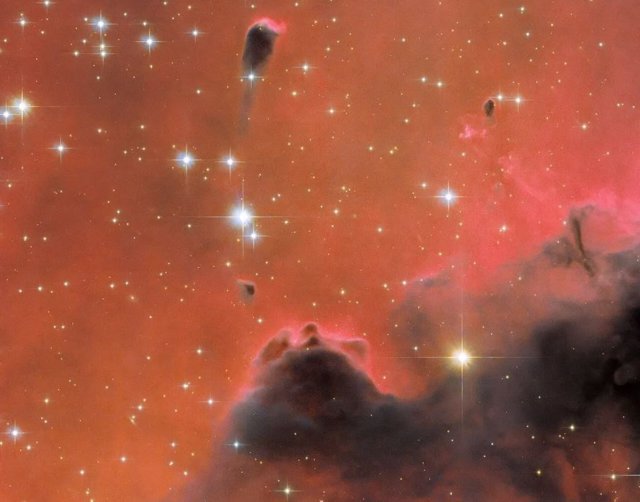 Nebulosa roja captada por el telescopio espacial Hubble