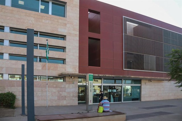 Archivo - Fachada de los juzgados de Vélez-Málaga.