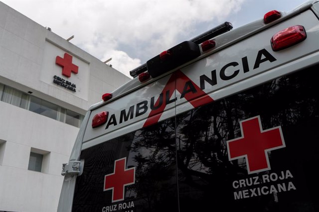 Archivo - Ambulància de la Creu Roja Mexicana