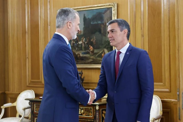 Archivo - Arxiu - El Rei Felipe VI rep al secretari general  del PSOE i president en funcions, Pedro Sánchez, en el Palau de la Zarzuela