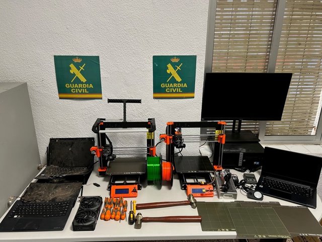 Detenidas 18 personas por robar material valorado en 14.000 euros en un instituto de Sant Vicent del Raspeig