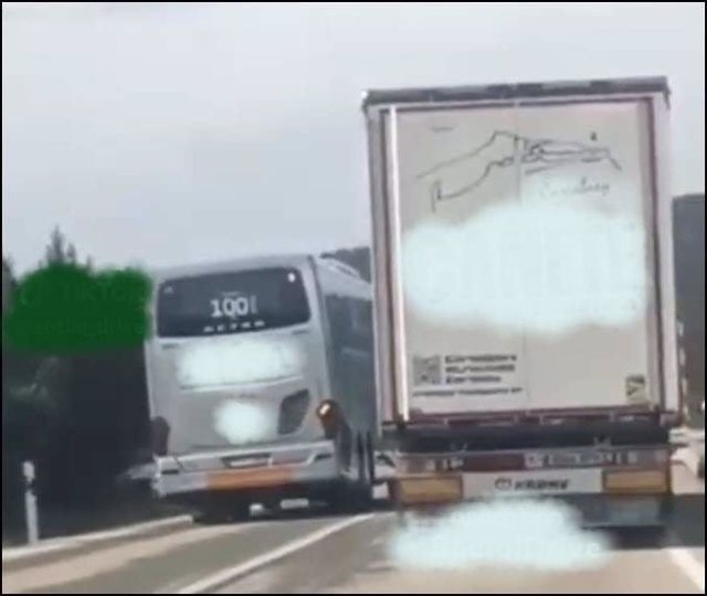 Investigado en Soria el conductor de un autobús por adelantar a un camión con visibilidad reducida.