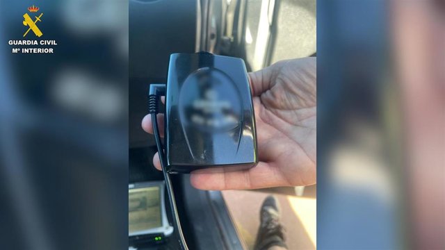 Interceptado en León un conductor provisto de un detector de radar de los considerados "indetectables".