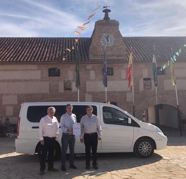 Entrega de la resolución en Aldeaquemada.