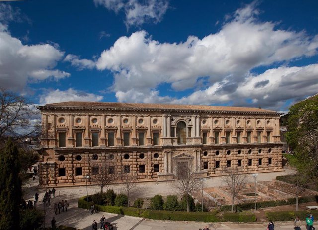 Archivo - El Palacio de Carlos V en la Alhambra, en imagen de archivo